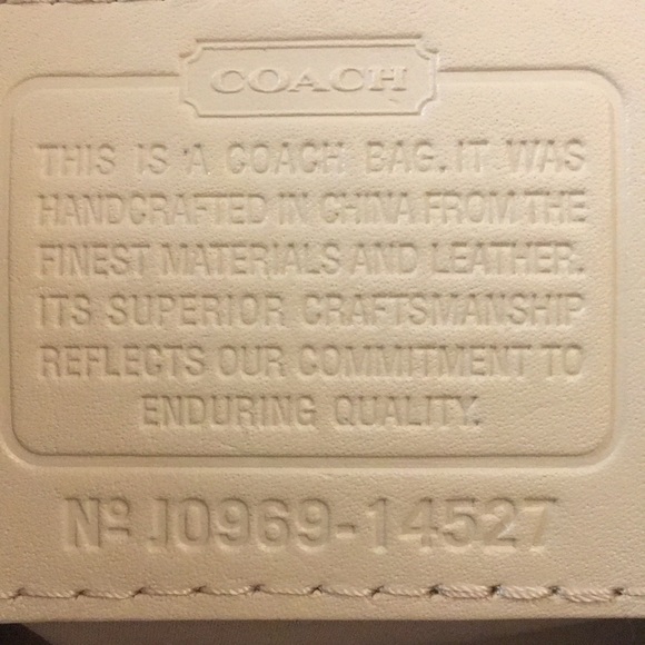 GORGEOUS Coach Peyton Woven Leather Tote! - Picture 3 of 8